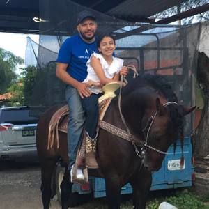 Meet your Posher, Flores